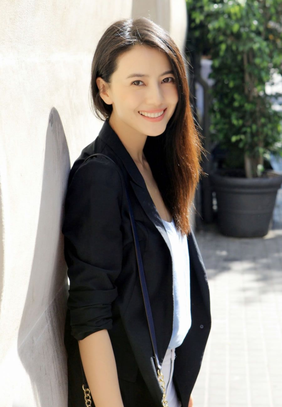 高圆圆性感图片 演绎都市性感丽人图片
