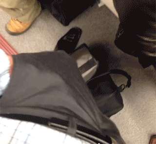 邪恶搞笑gif：没精神了？给你提提神！图片