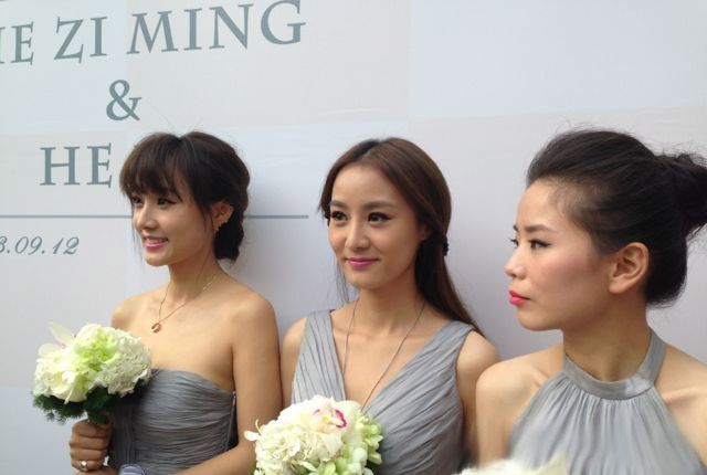 何洁大婚穿华丽婚纱现身 获赫子铭甜蜜献吻图片