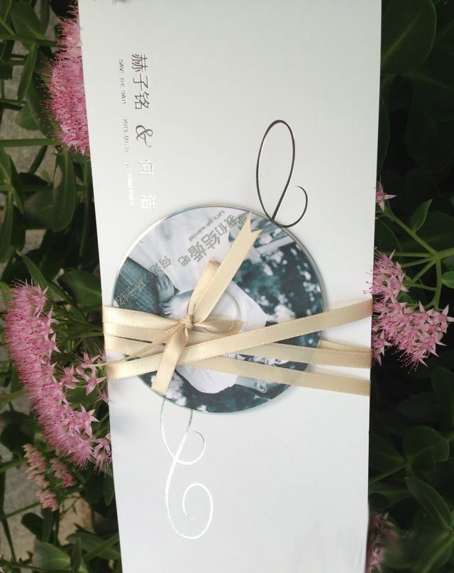 何洁大婚穿华丽婚纱现身 获赫子铭甜蜜献吻图片