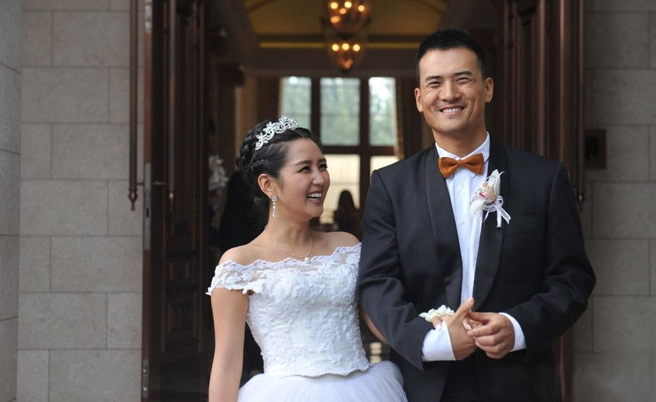 甜蜜美娇娘婚纱明艳动人笑容幸福私房照写真图片下载图片