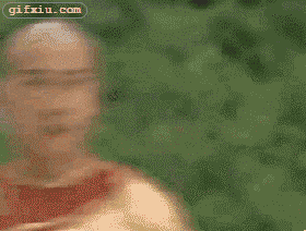 邪恶搞笑gif：没精神了？给你提提神！图片