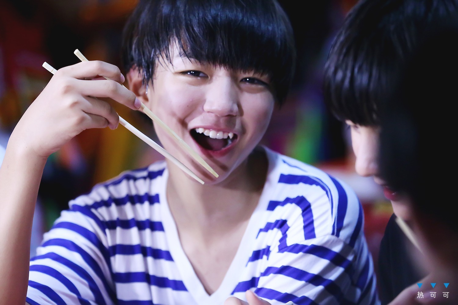 TFboys爱奇艺偶像手记录制图 王俊凯高清大图整理图片
