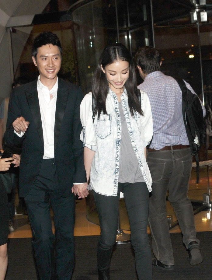 冯绍峰倪妮甜蜜约会 齐秀大长腿惹关注图片