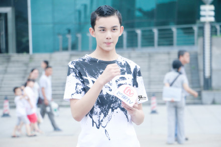 吴磊旋风少女芒果TV放心去飞高清采访图9P 吴磊图片图片