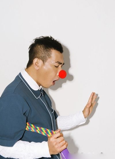 中国香港演员男歌手陈小春愚人写真图片大展鬼马搞笑本色图片