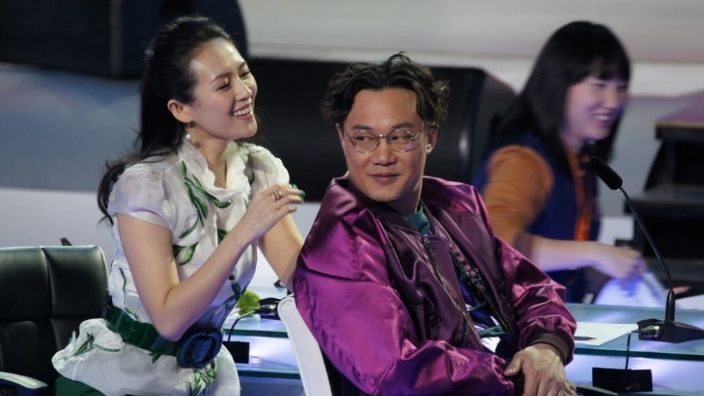 章子怡贵妇装优雅动人 赴英皇家慈善晚宴图片