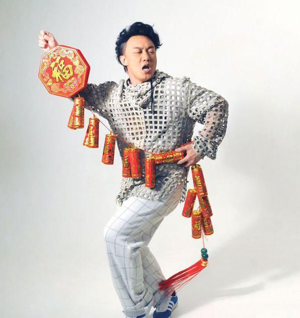 大陆台湾男明显陈奕迅亮相《东成西就2011》北京首映礼图片图片