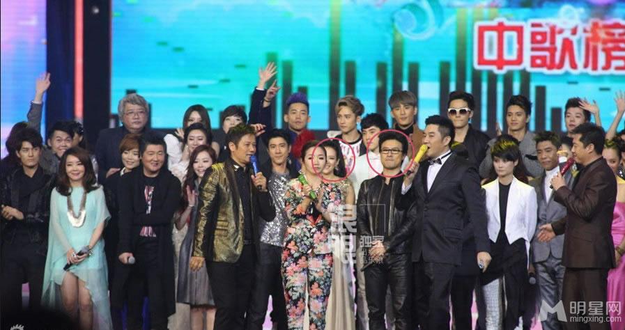 章子怡图片章子怡最新时尚封面图片 恋情甜美人比花娇图片
