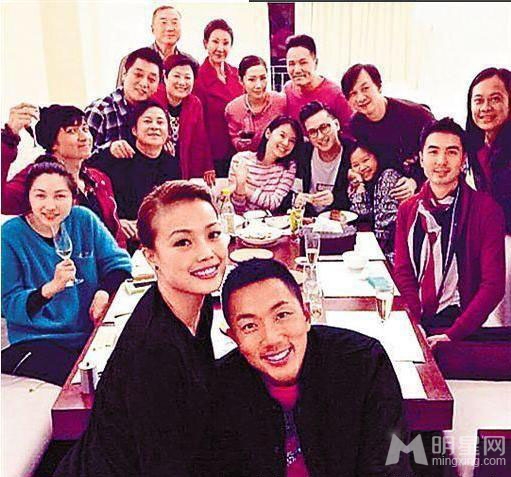 章子怡图片章子怡最新时尚封面图片 恋情甜美人比花娇图片