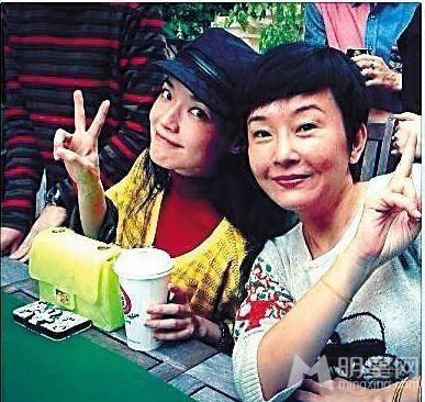 章子怡图片章子怡最新时尚封面图片 恋情甜美人比花娇图片