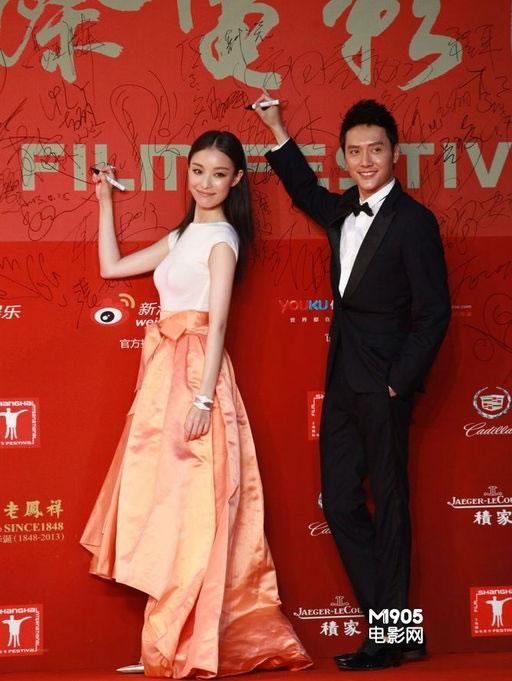倪妮登悦己杂志封面 卖萌耍酷都可爱迷人图片