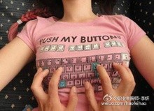 恶搞狗狗衣服图片：穿上画风都变了图片