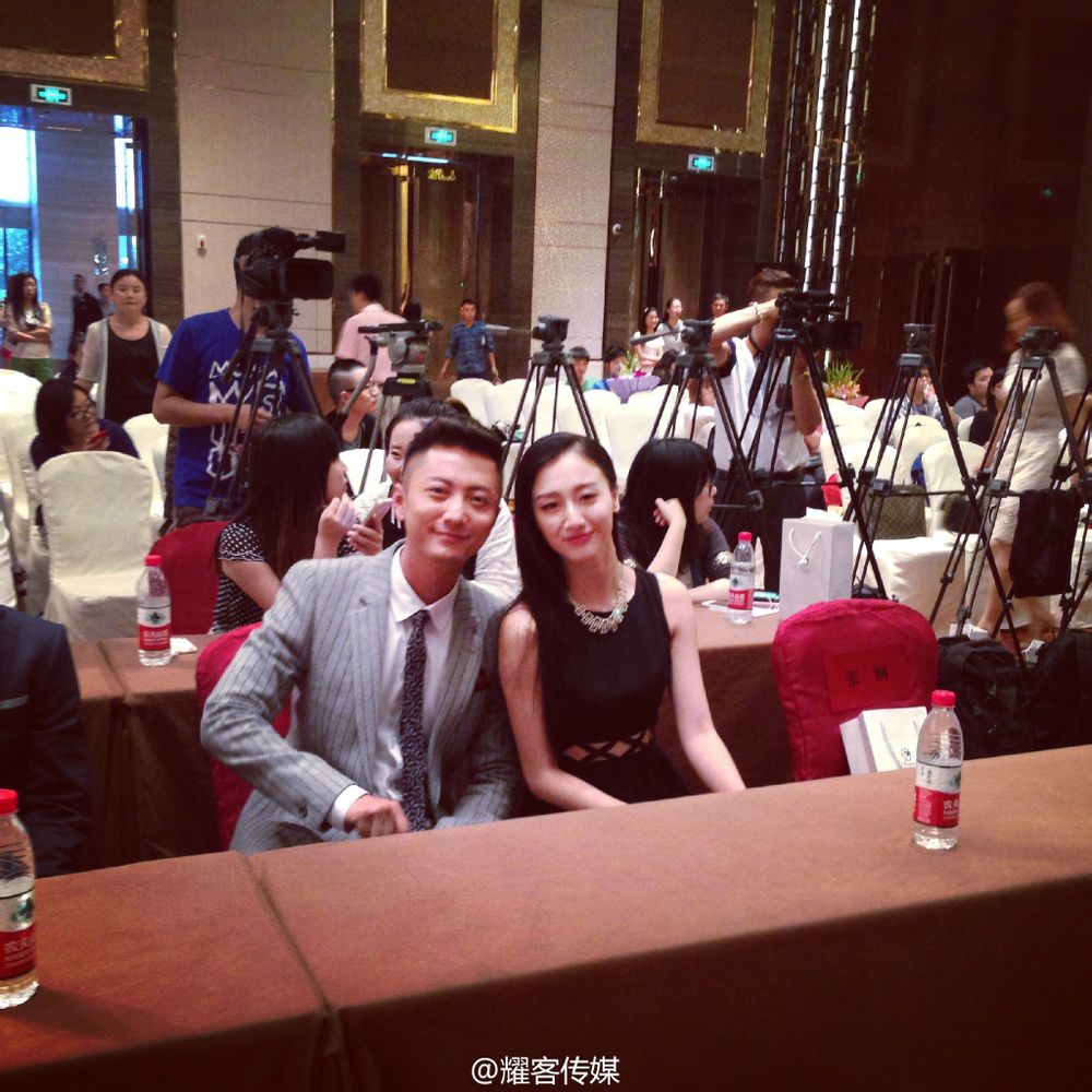 爱情公寓 邓家佳及女主角美艳造型全解析图片