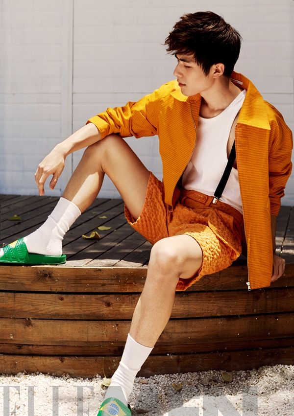 高圆圆素雅亮相 诠释经典黑白潮流图片