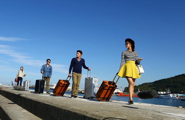 电影《左耳》主题曲歌词海报  电影《左耳》图片图片