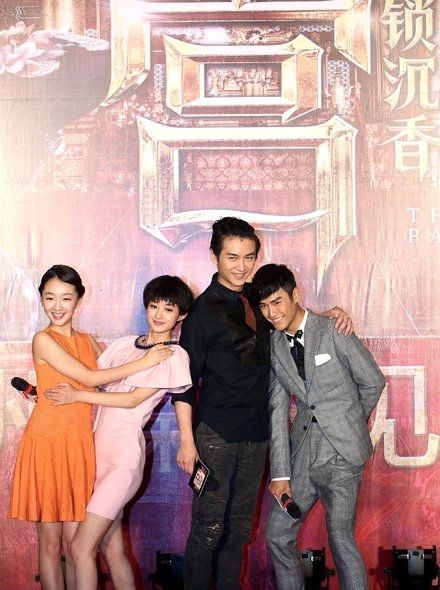 让人喷鼻血的性感美女金黄短发极致诱惑私房艺术图集图片