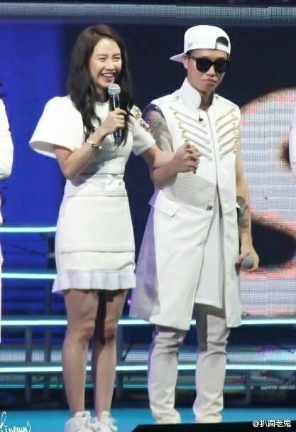 27号天天向上嘉宾韩国跑男周一情侣姜Gary宋智孝图片图片
