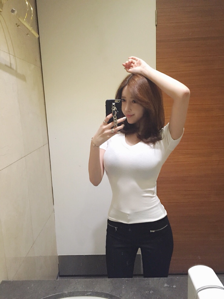 清纯靓丽的嫩模写真图片图片