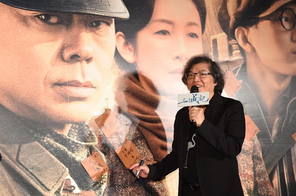 井柏然帅气写真图片 大胆露出腹肌尽显男人魅力图片