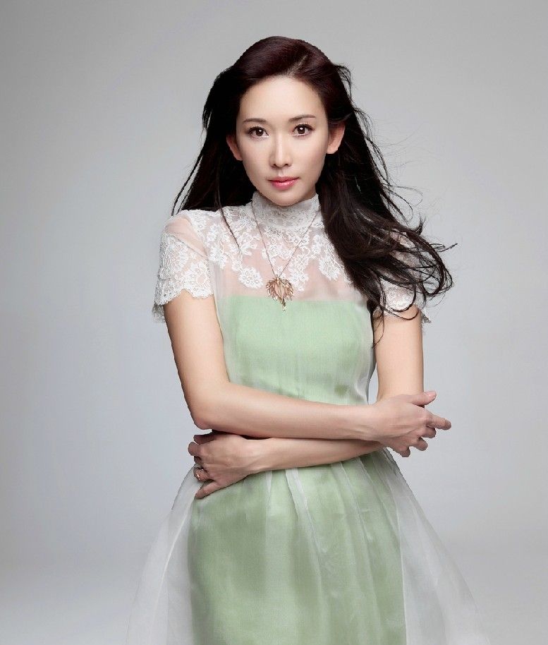 蔡依林MV化身百变女王 时尚秀美背图片 蔡依林写真图片图片