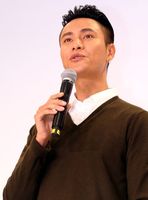 孙俪紫色连衣裙清新亮相 与陈坤同台无交流图片 孙俪紫色连衣裙清新亮相 与陈坤同台无交流图片