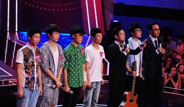 白举纲参加活动的照片 华晨宇白举纲2013微博之夜图片图片