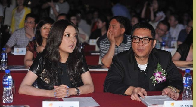 杨恭如黄晓明等俊男靓女助阵万达百米红毯图片