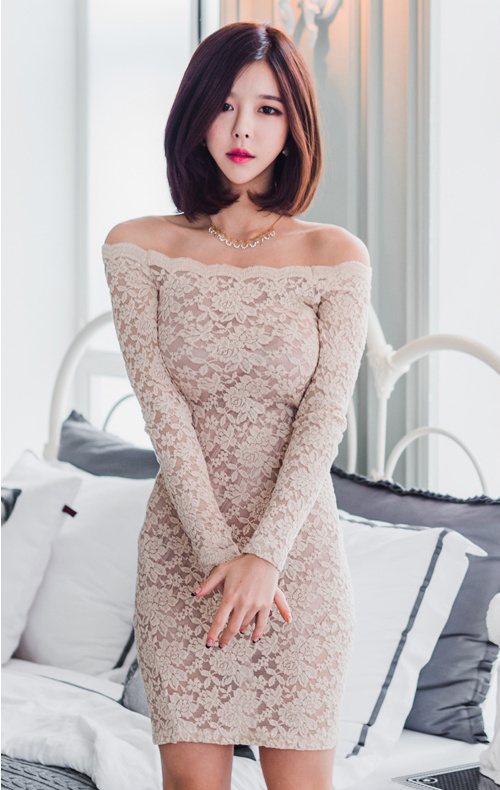 桂纶镁VOGUE火辣红唇封面图片 短发女人成熟韵味图片