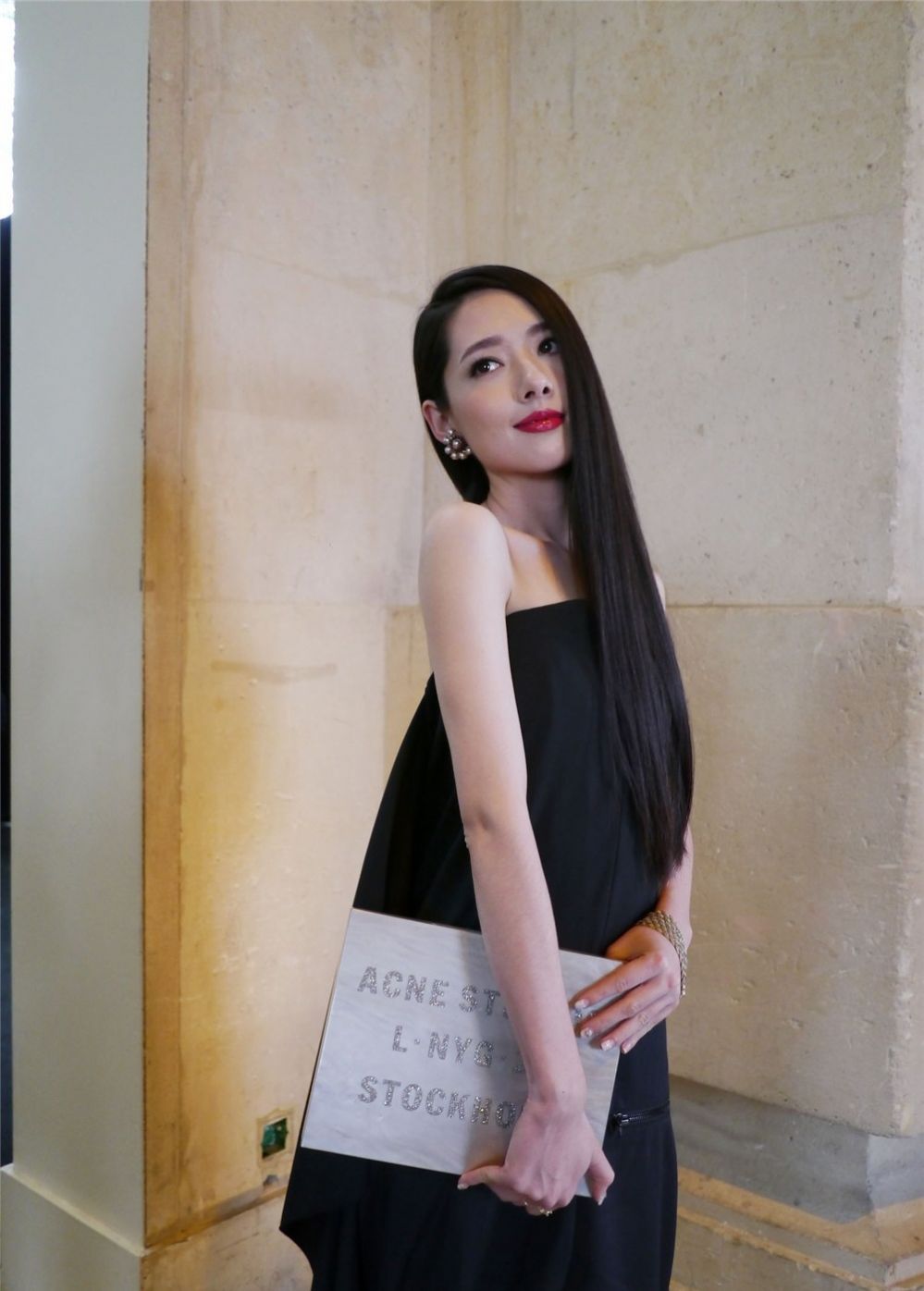 郭碧婷亮相巴黎时装周图片 东方气质受追捧图片