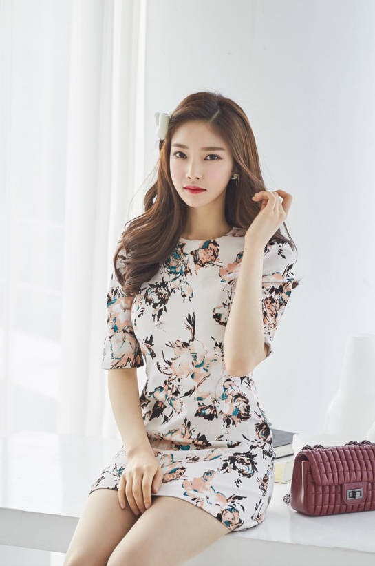清纯美女 90后mm蕾丝睡裙私房诱惑写真美女图片图片