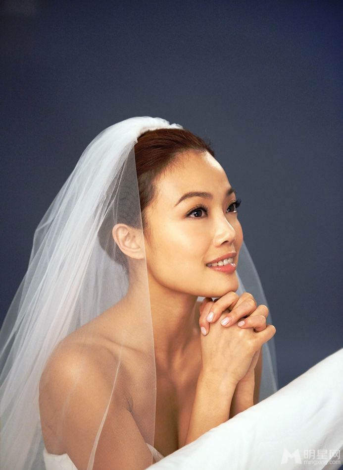 容祖儿首披婚纱 愿做小女人图片