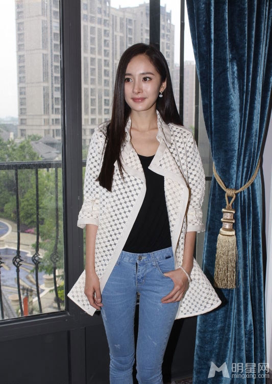 陈乔恩杨幂等女星胸门大开诱惑瞬间大盘点图片