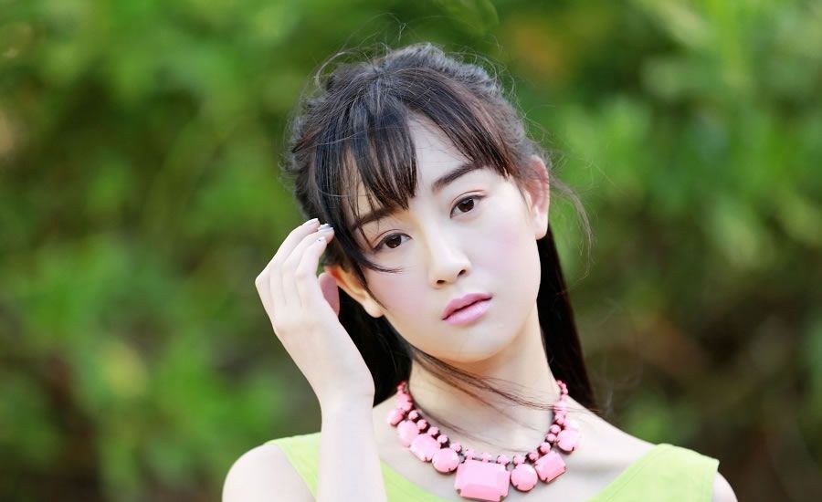 鹿鼎记张檬小清新写真 粉红淡妆显气质图片