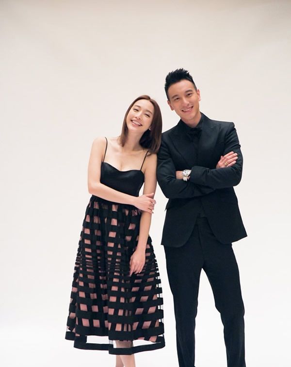 张俪王阳明甜蜜写真 网友公认最养眼情侣组合图片