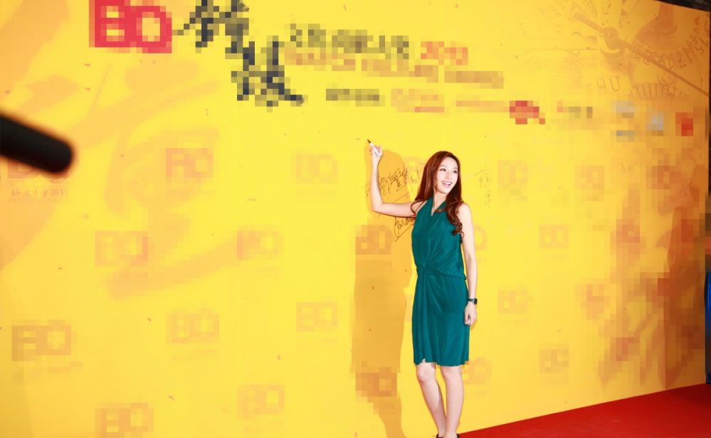 少女时代黄美英现身狂卖萌 尹恩惠迷你连衣裙显可爱图片
