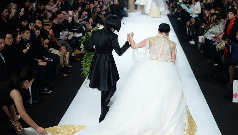 容祖儿首披婚纱 愿做小女人图片