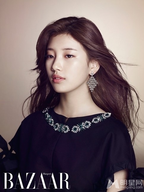 MISS A裴秀智清纯白色画报图片