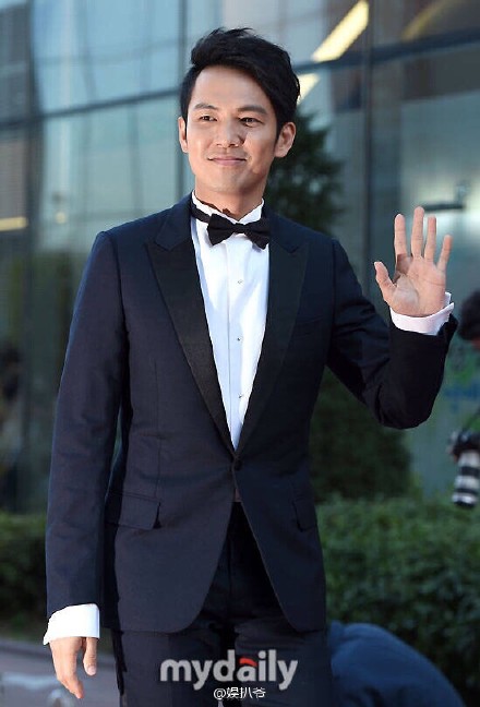 高清中国香港影视男演员钟汉良刘小小演绎情侣写真潮范十足图片