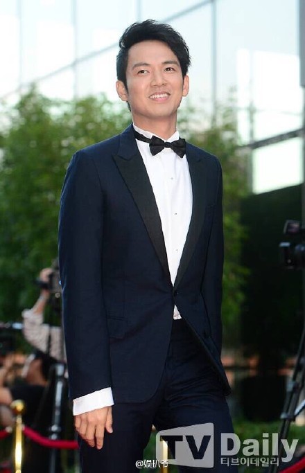 高清中国香港影视男演员钟汉良刘小小演绎情侣写真潮范十足图片