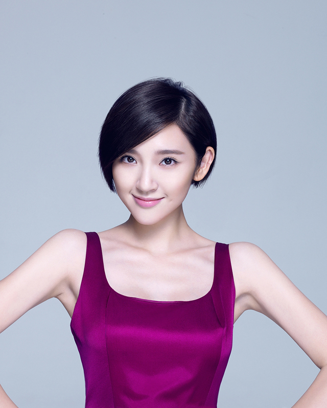 张俪短发写真 温婉甜美享阳光图片