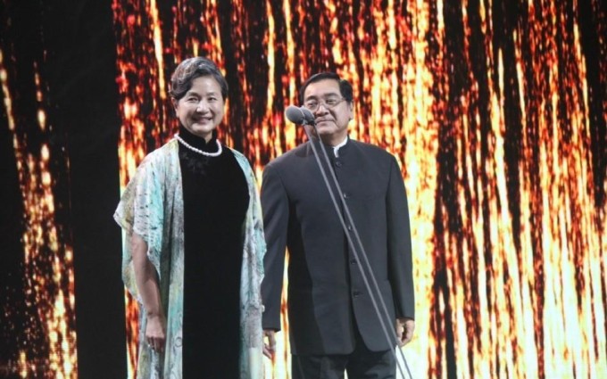 黄晓明《横冲直撞好莱坞》海报图片 黄晓明赵薇佟大为剧照图片图片 黄晓明《横冲直撞好莱坞》海报图片 黄晓明赵薇佟大为剧照图片图片