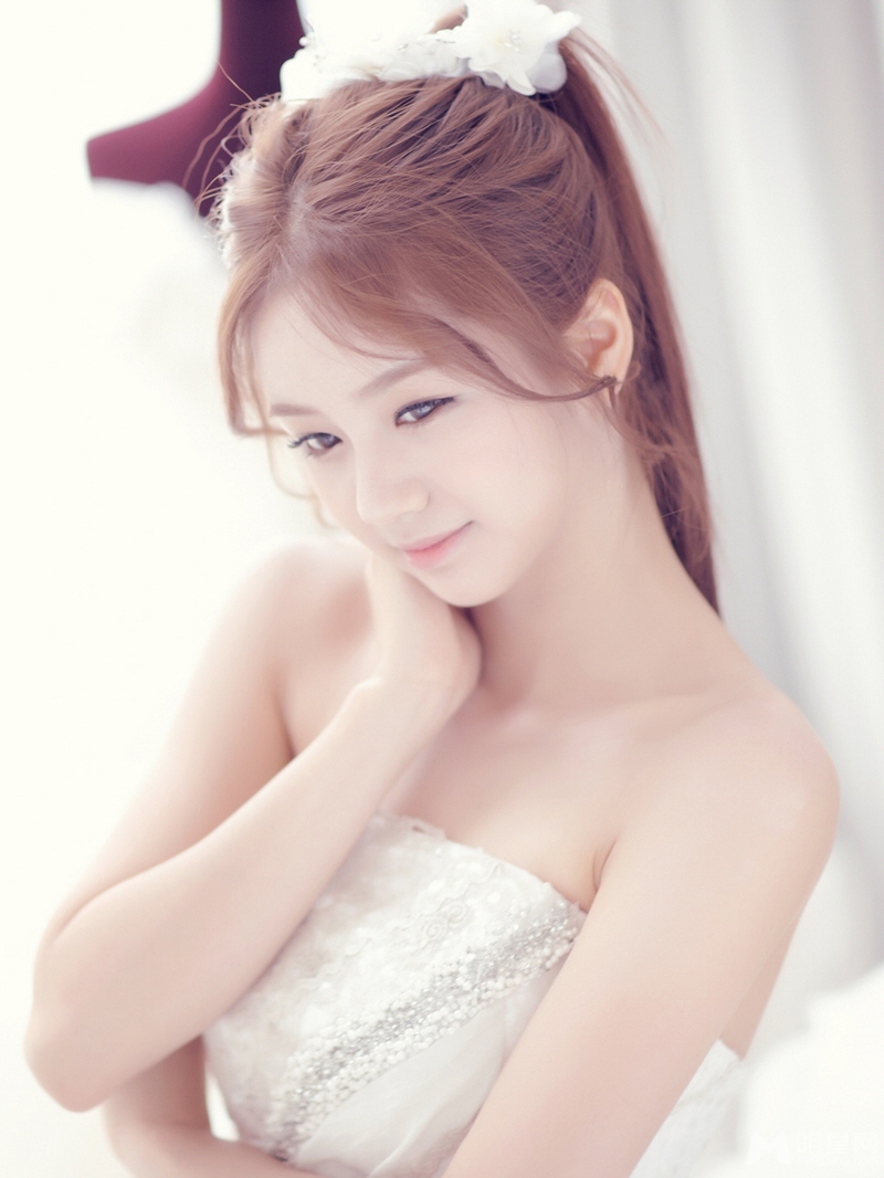 吴倩婚纱长裙唯美写真图片 武大校花吴倩图片写真集合图片