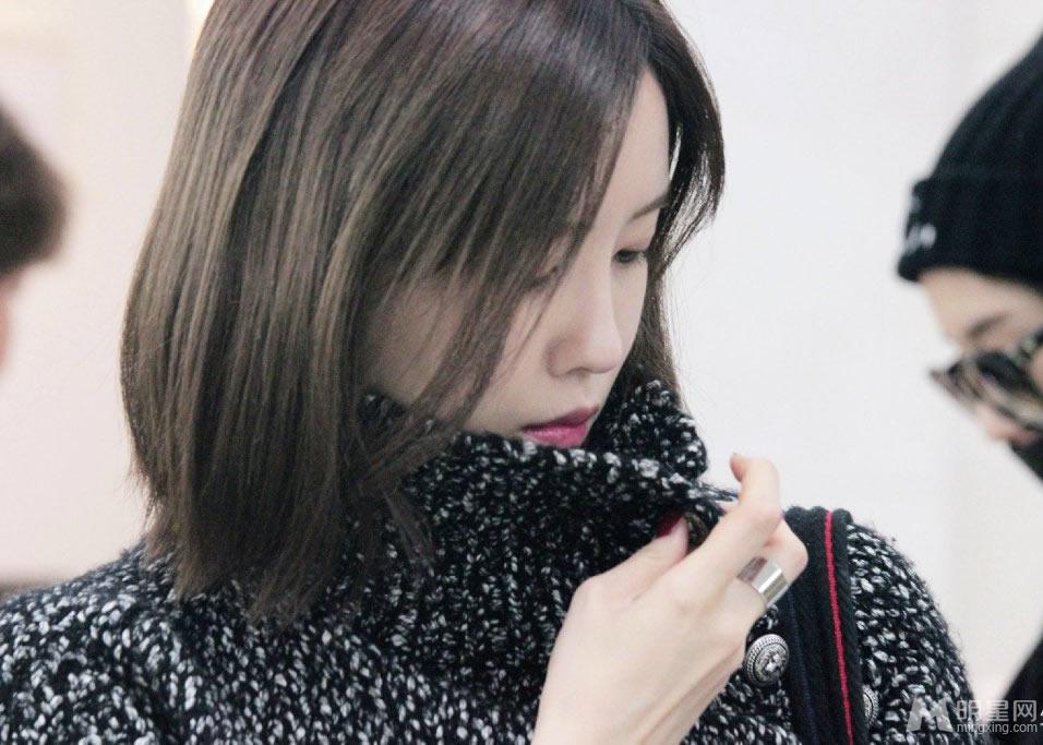 张俪短发写真 温婉甜美享阳光图片