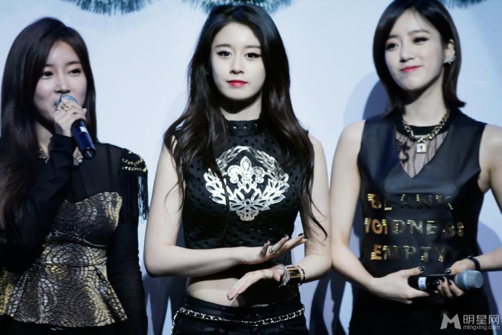 韩国女星闵孝琳热辣写真 清纯性感展示多样魅力图片 韩国女星闵孝琳热辣写真 清纯性感展示多样魅力图片