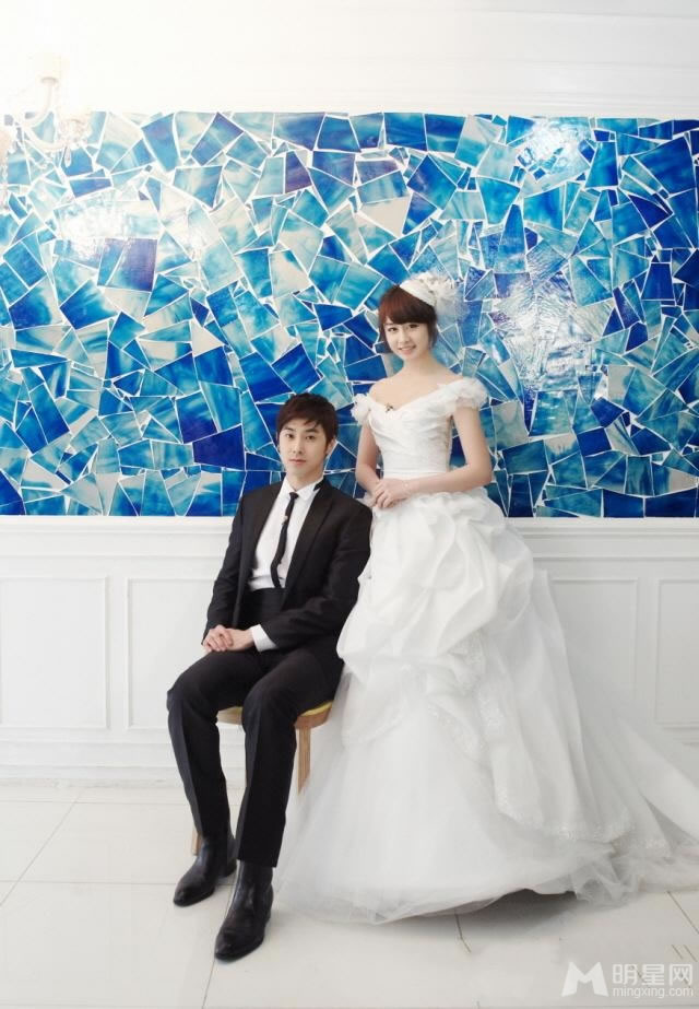 吴倩婚纱长裙唯美写真图片 武大校花吴倩图片写真集合图片