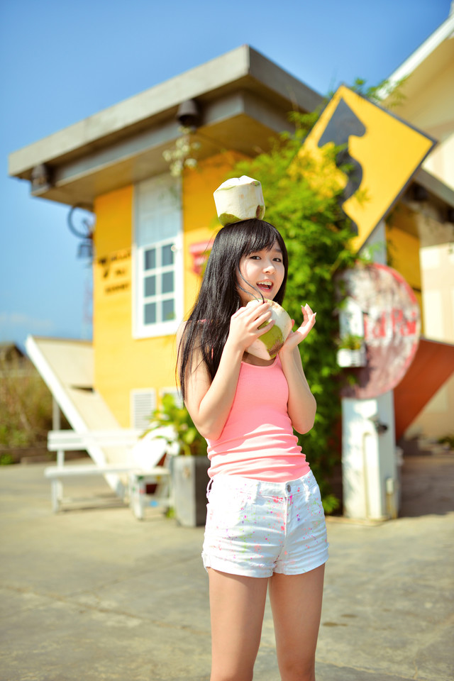 宋伊人泰国PAI显水果少女之椰子篇甜美写真图片