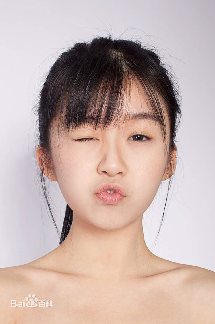 高清美女星宋伊人搞怪自拍素颜写真情绪九连拍写真图片图片