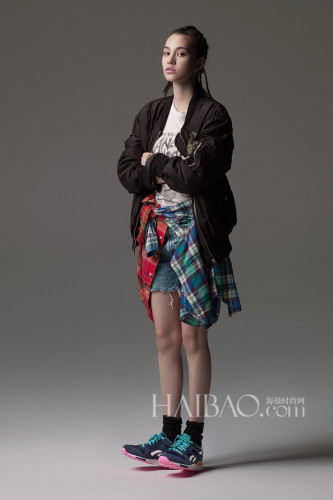 桂纶镁VOGUE火辣红唇封面图片 短发女人成熟韵味图片