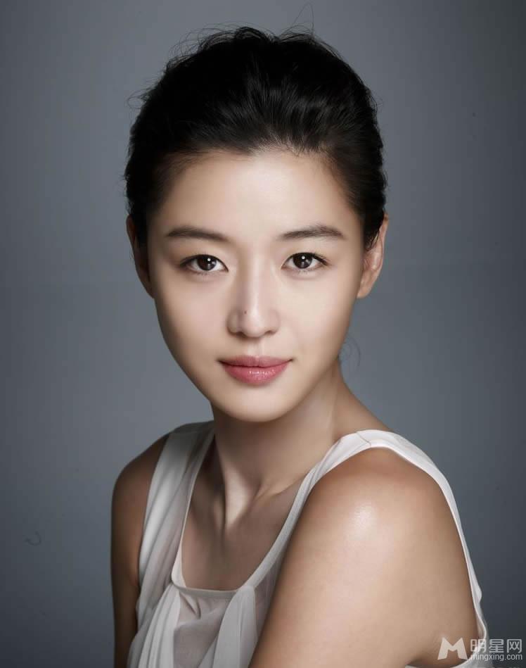 韩国首尔女演员来自星星的你女神全智贤写真图片图片